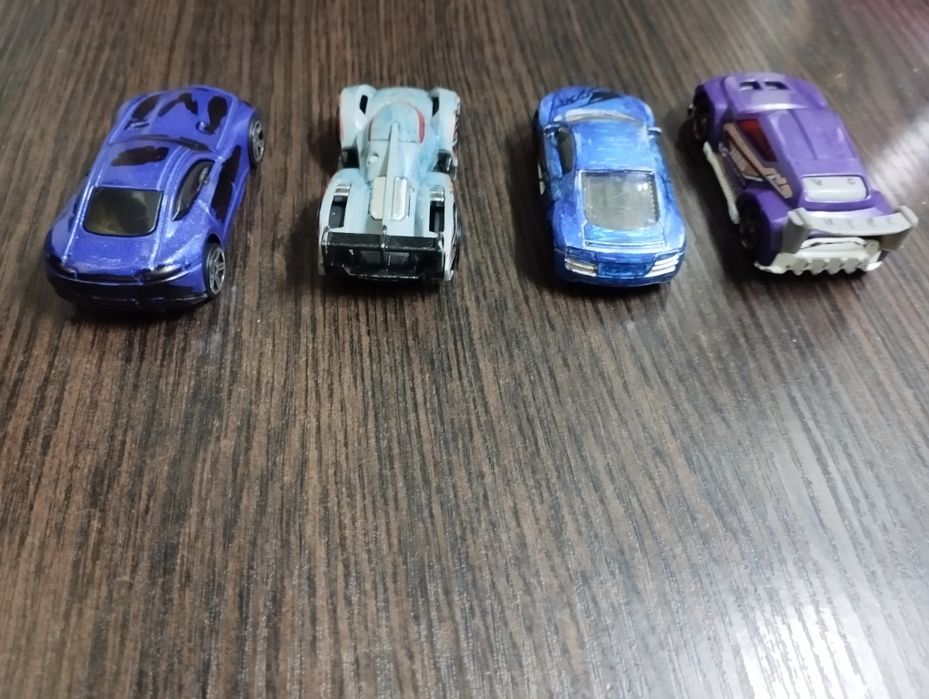 Продам машинки HotWills