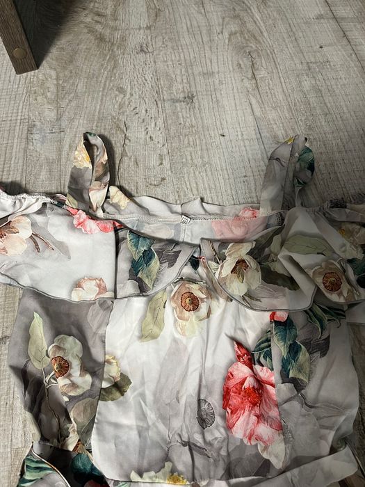 Святковий жіночий сарафан