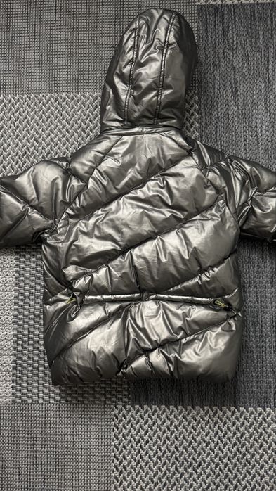 Продам зимову куртку 120 р.