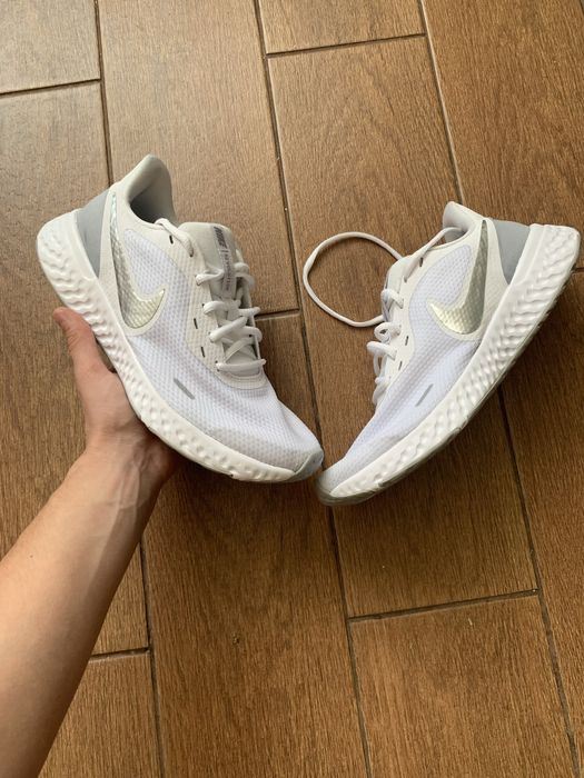 Взуття nike react revolution