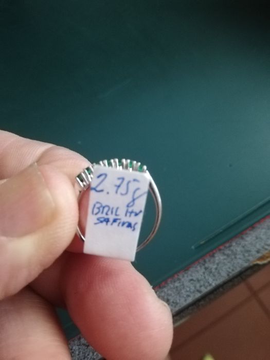 Pequeno Anel de ouro branco