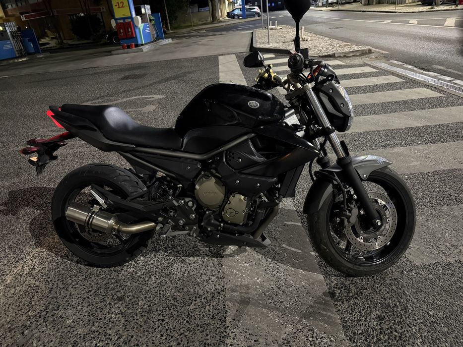 Yamaha Xj6 preta