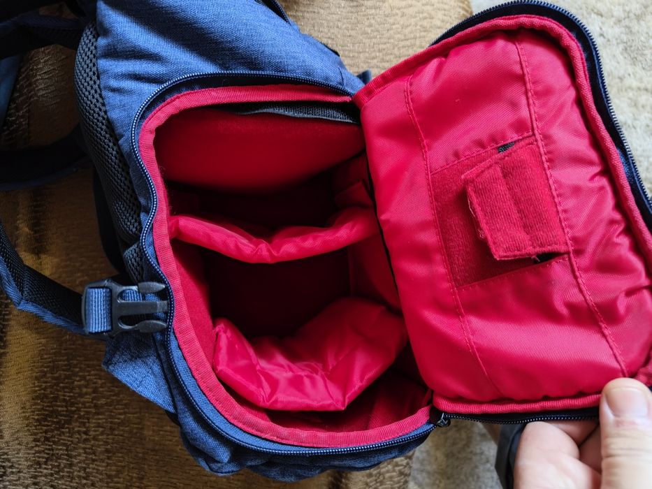 Mochila, máquina fotográfica