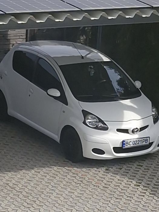 Продам Toyota Aygo 2011 год