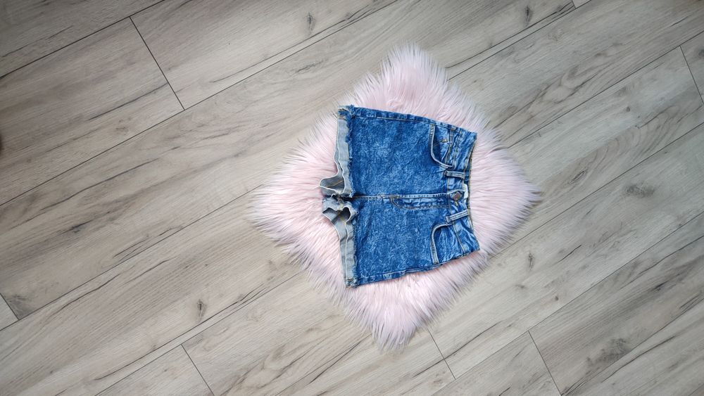 Spodenki wysoki stan Xxs elastyczne Bershka dekatyzowane