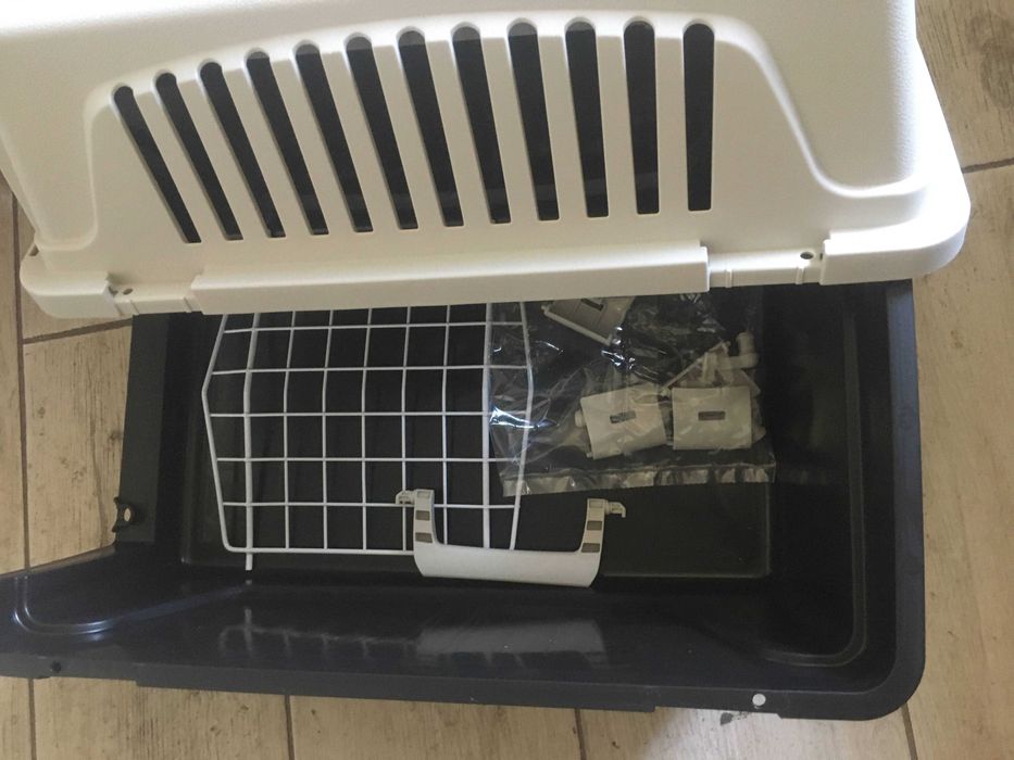 Переноска для котів та дрібних собак