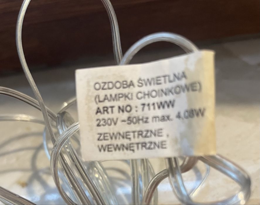 Prosta, świecąca kula z wtyczką. Ozdoba świąteczna. Do domu i ogrodu.