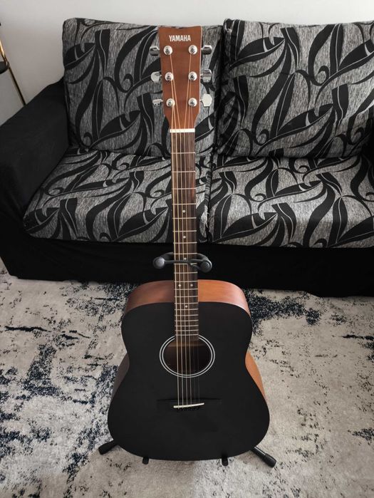 Guitarra Yamaha F400 | Estilo Dreadnought