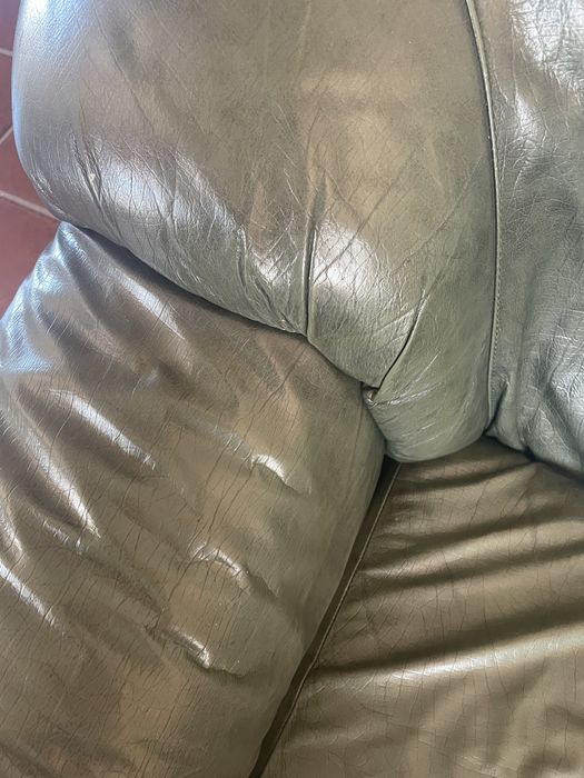 Sofas (terno) em pele verdadeira verde