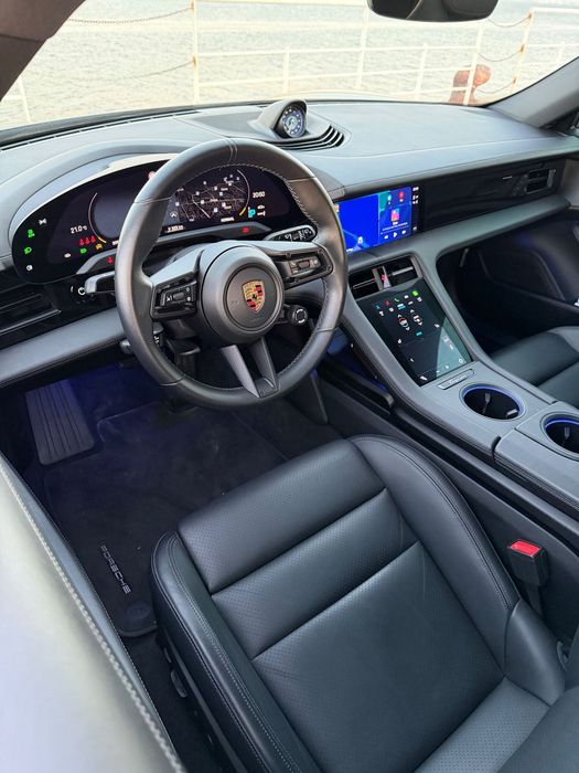 Porsche Taycan Sport Turismo Black Edition
