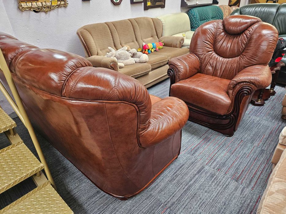 Sofá cama em pele - óptimo estado geral