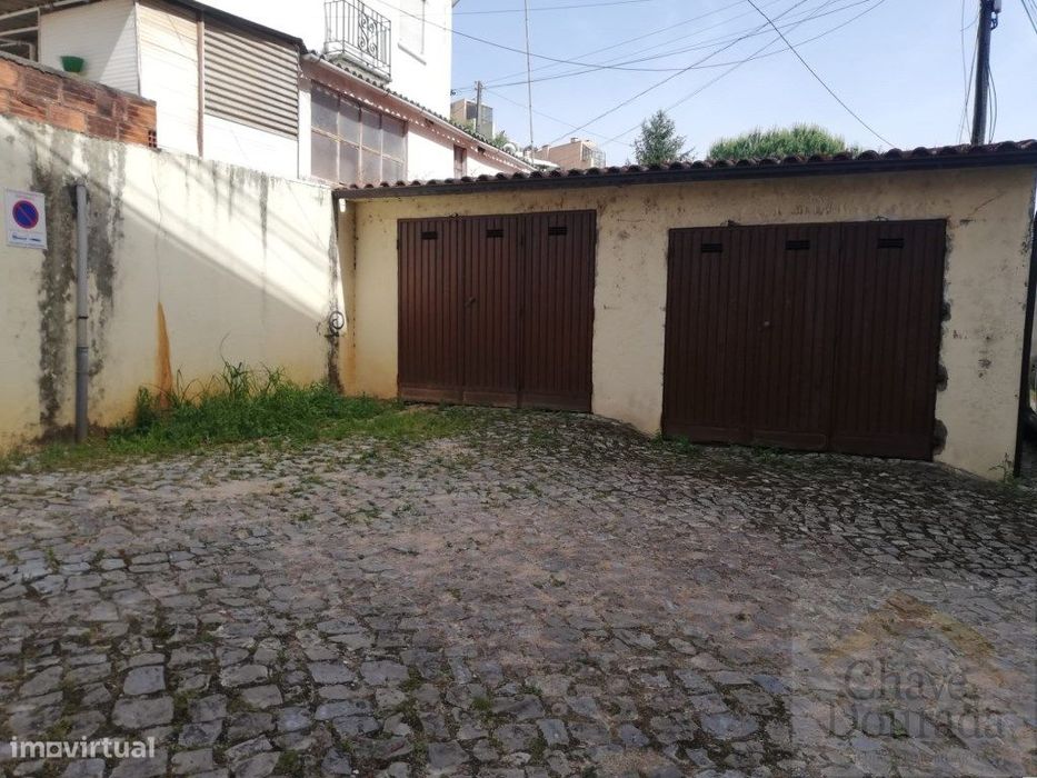 Garagem na Fernando Namora