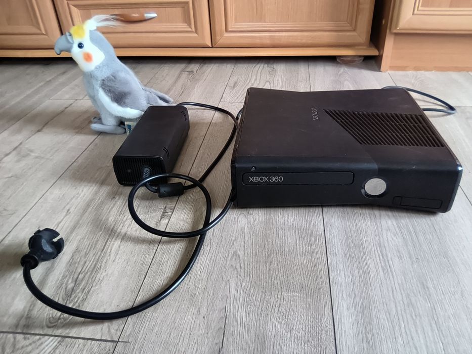 Gry  czarna Kossolla Xbox 360