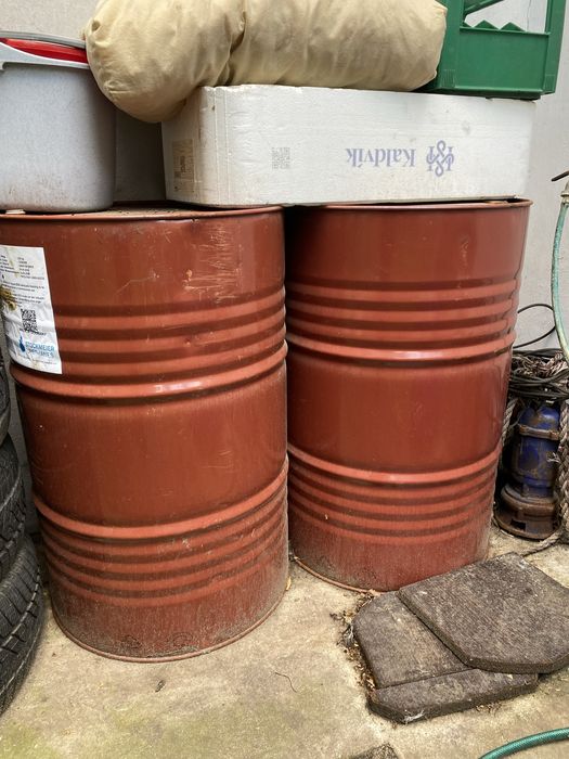 Beczki metalowe - 2 szt.