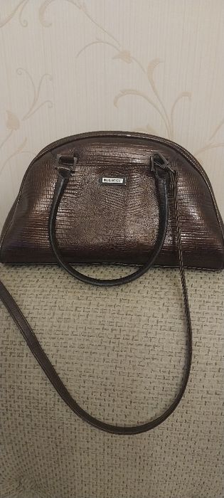 Продам сумочки жіночі.