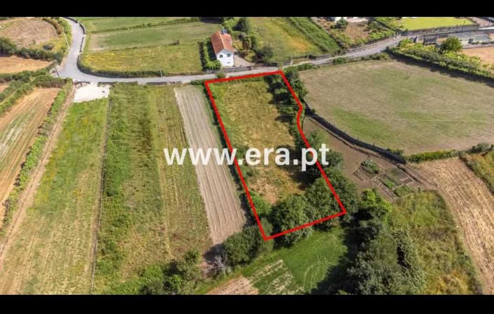 Terreno urbano com 1800m2 em Covas V.N.Cerveira