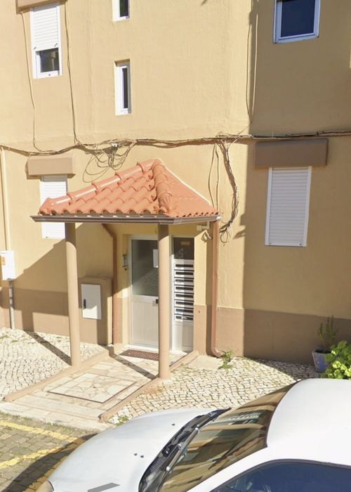 Arrendo apartamento T3 no Carregado