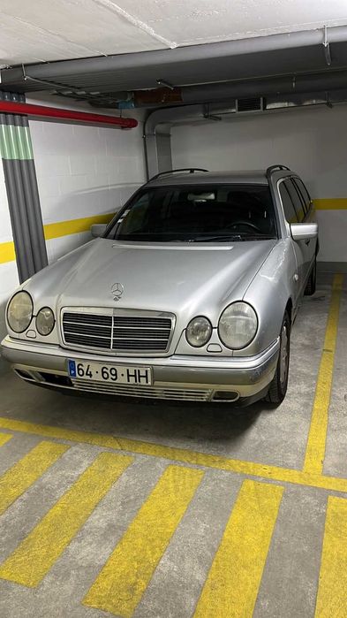 Carro Mercedes E4200 V8