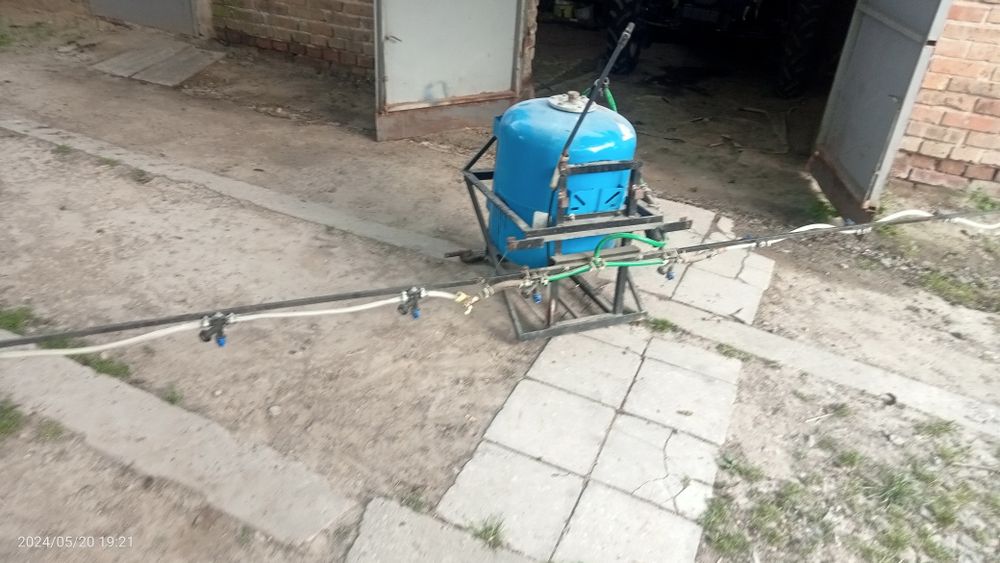 Продам обприскувач 90л.