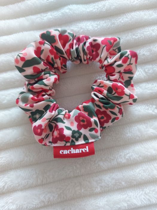 Scrunchie e acessório - Cacharel