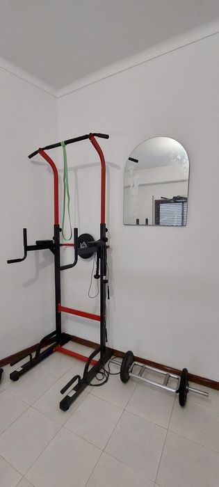 Máquinas de músculos com pesos