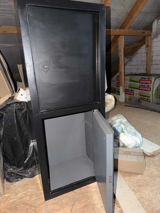 Сейф металевий 125×50×37, товщина 3 мм, двосекційний з двома замками