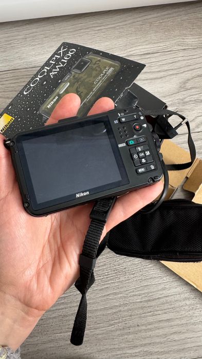 Фотоапарат Nikon COOLPIX AW100