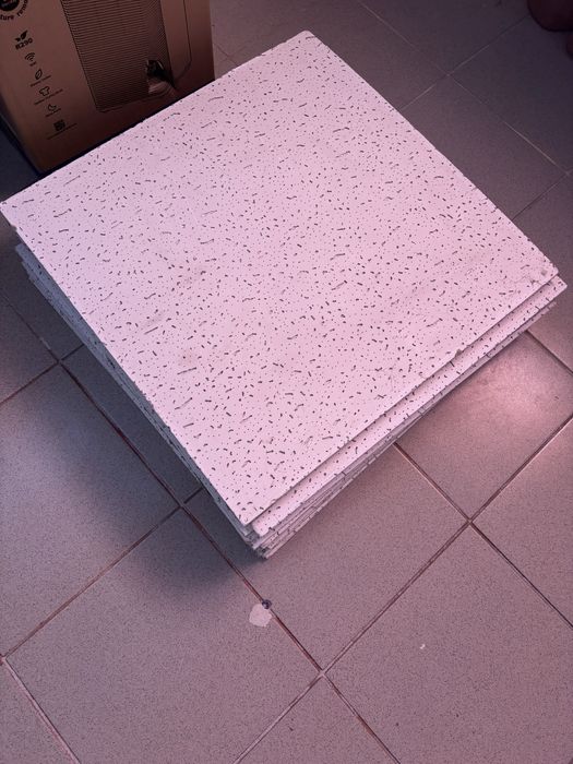 Продам плиты  и светильник подвесного потолка армстронг