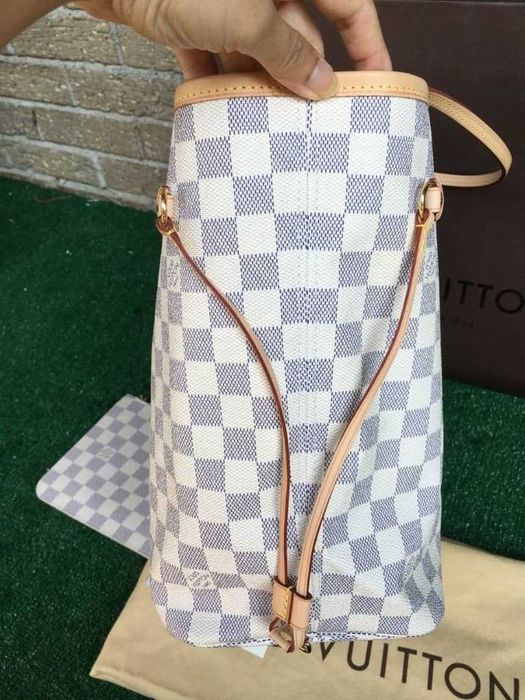 Bolsa Louis Vuitton Neverfull MM Damier Azur – Muito bom estado