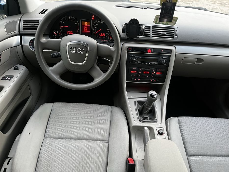Audi  a4 2.0 benzyna  2007 rok