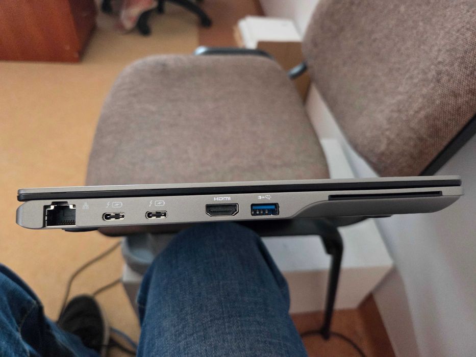Fujitsu Lifebook U | i5-1135G7 |8 GB|256 SSD| 14" bardzo lekki