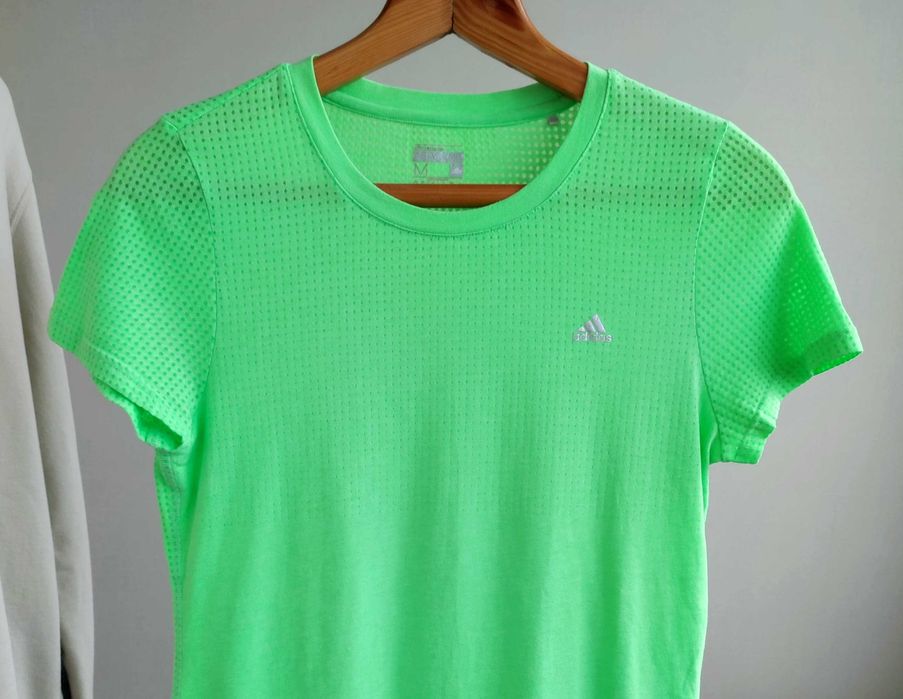 Жіноча футболка adidas