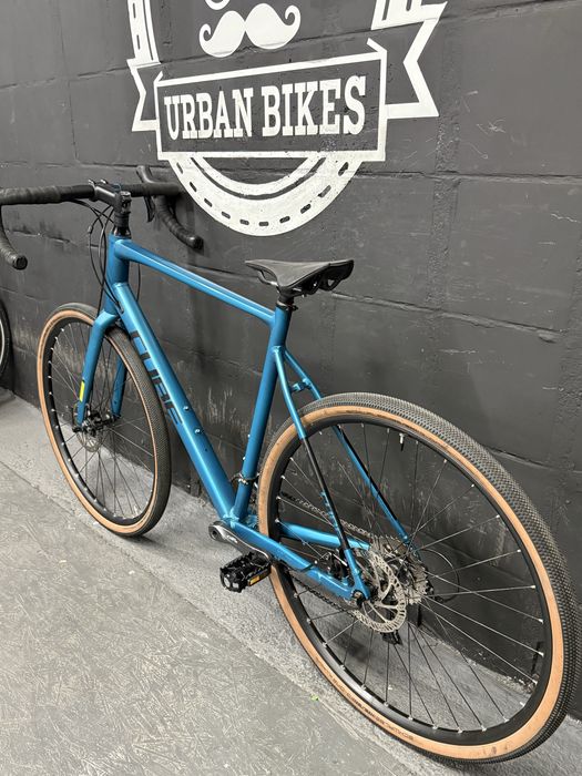 Rower miejski Gravel Cube Nuroad Shimano Claris Aluminium Tarczowe Hamulce XL 57 cm Urban Bikes