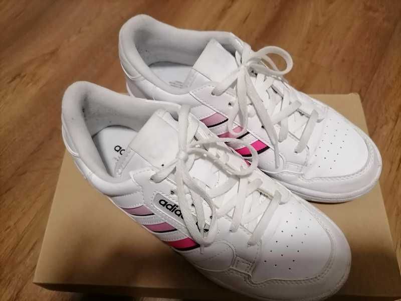 Ténis Adidas Continental