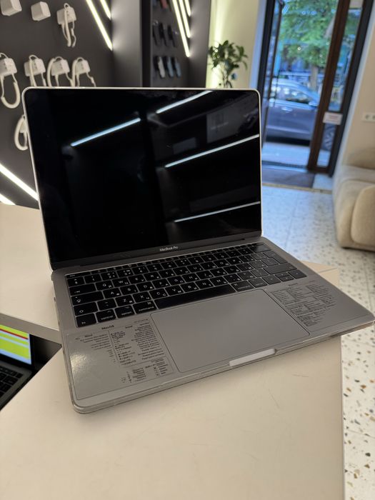 MacBook Pro 13” i5/8/128 Gb дефект екрану