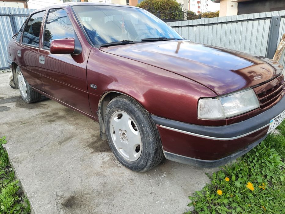 Opel Vectra,  1990; 2,0 бензин