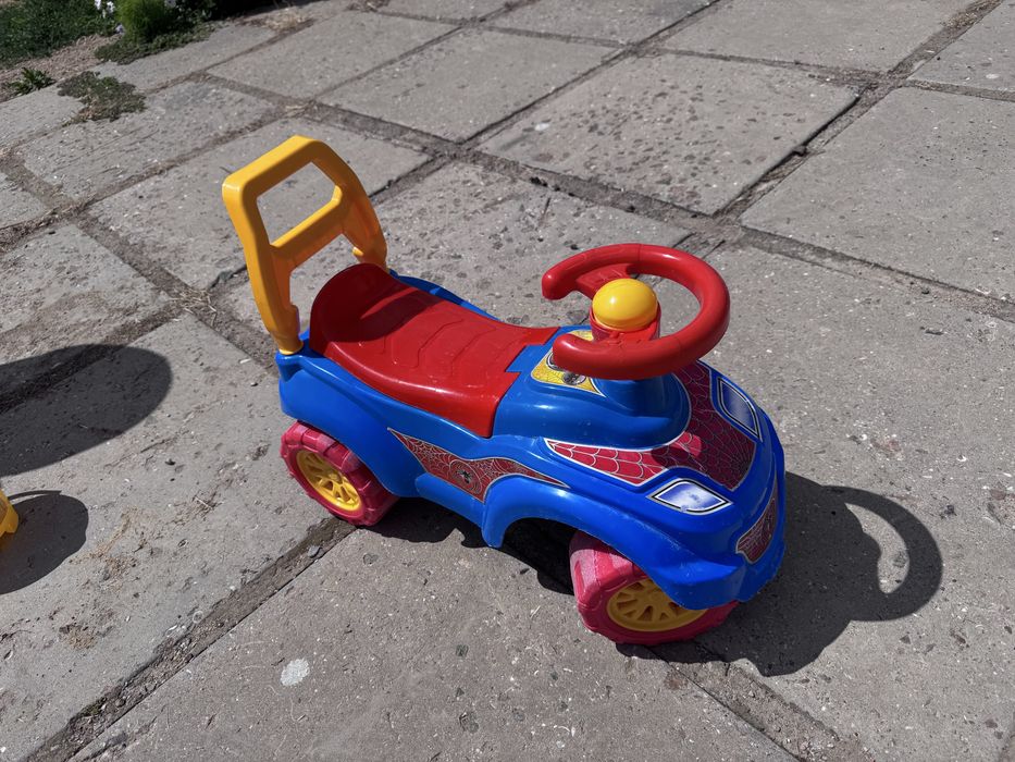 Машинка толокар у відмінному стані