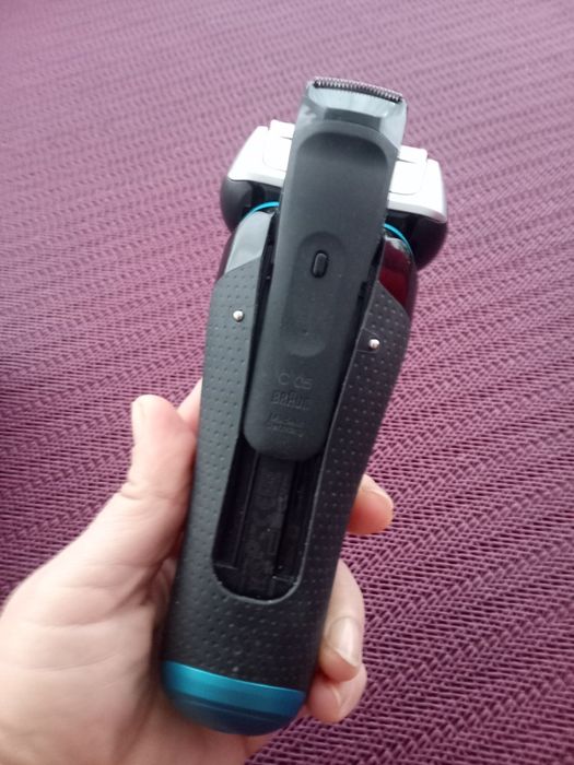 Бритва Braun Series 8 з Braun Power Case