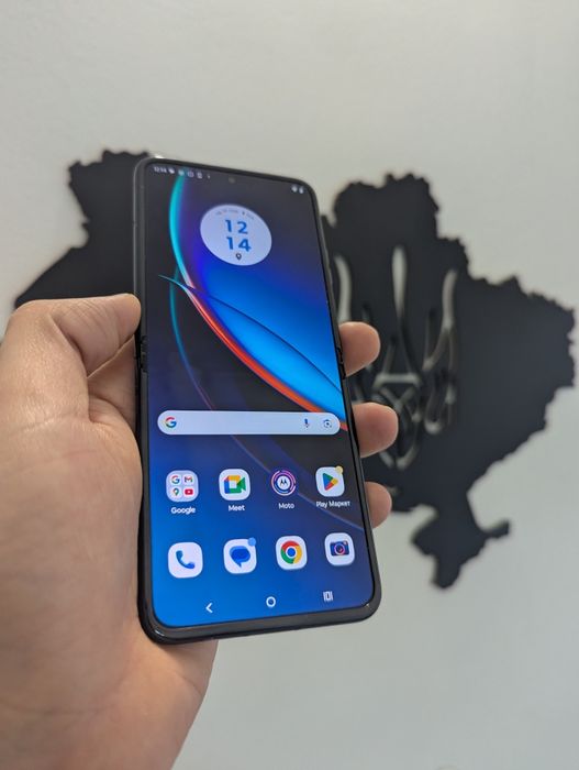 Moto razr 2023 plus 256gb.