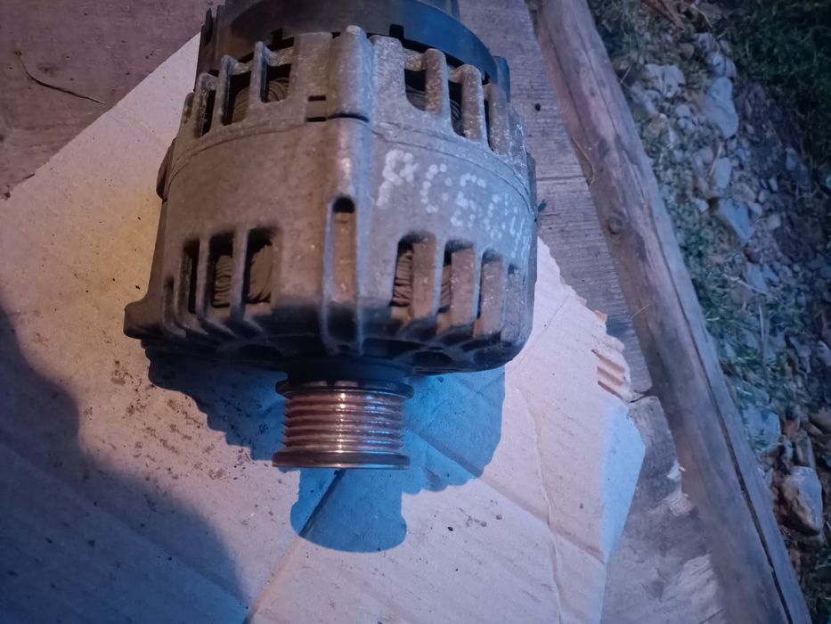 Генератор т5  transporter T5 2.0 140A valeo