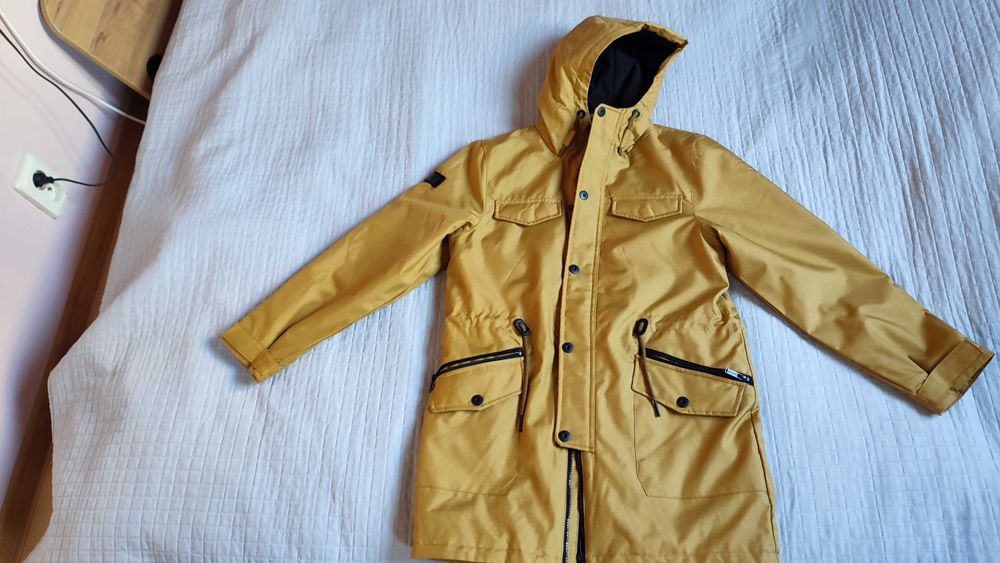 Sprzedam parkę/ kurtkę dla chłopca 152