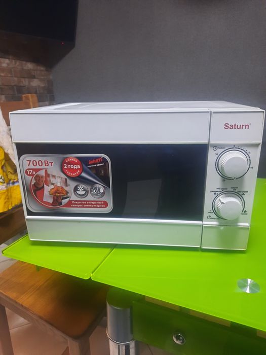 Микроволновая печь Saturn б/у