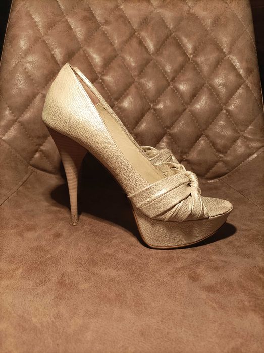 Piękne, eleganckie szpilki