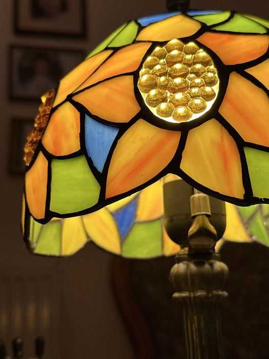Lampa stołowa  witrażowa tiffany