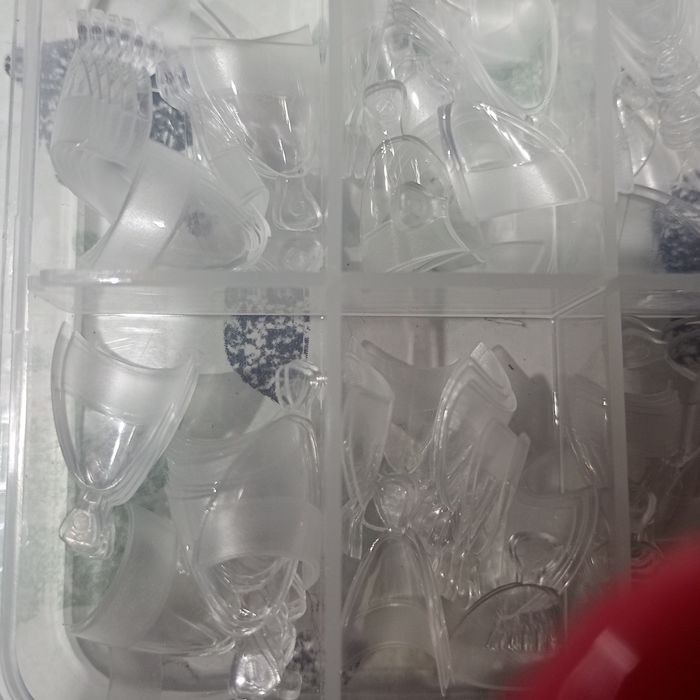 Tipsy do przedłużania paznokci