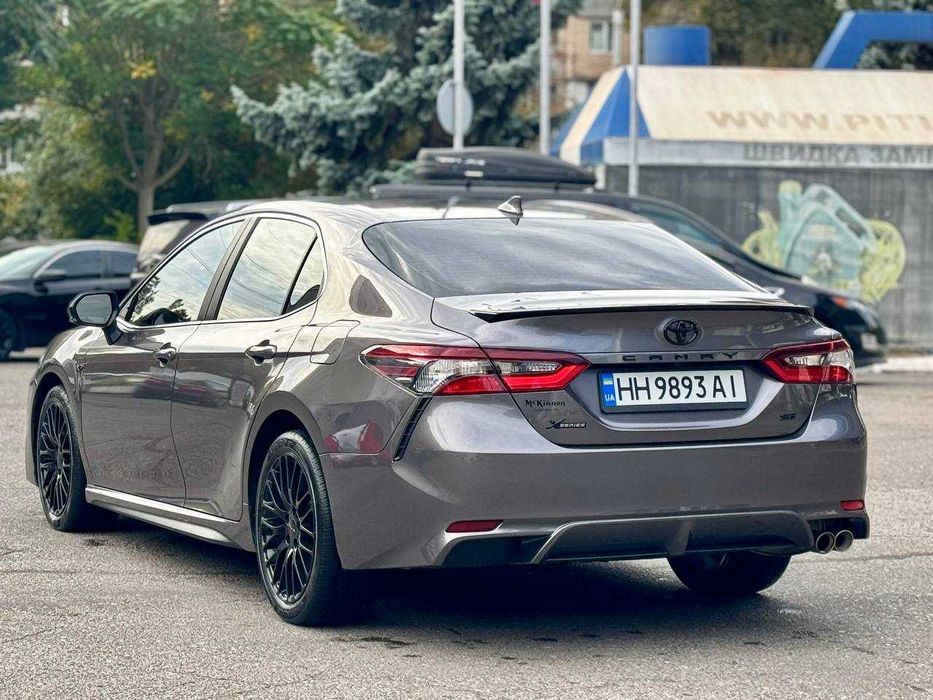 Toyota Camry SE 2022