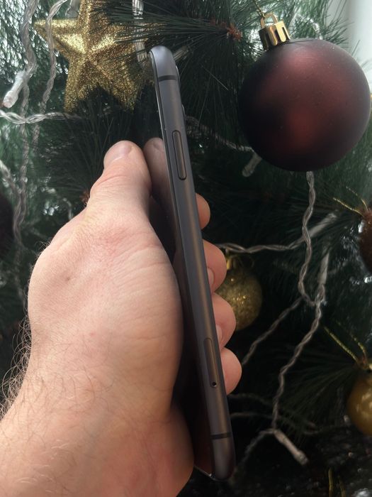 Продам iPhone 11  64 gb