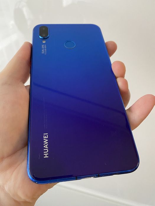 Телефон Huwei P Smart +