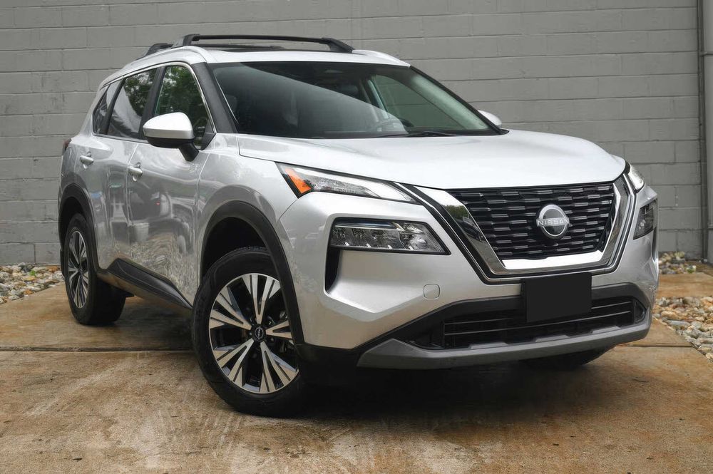 Nissan Rogue SV      2023