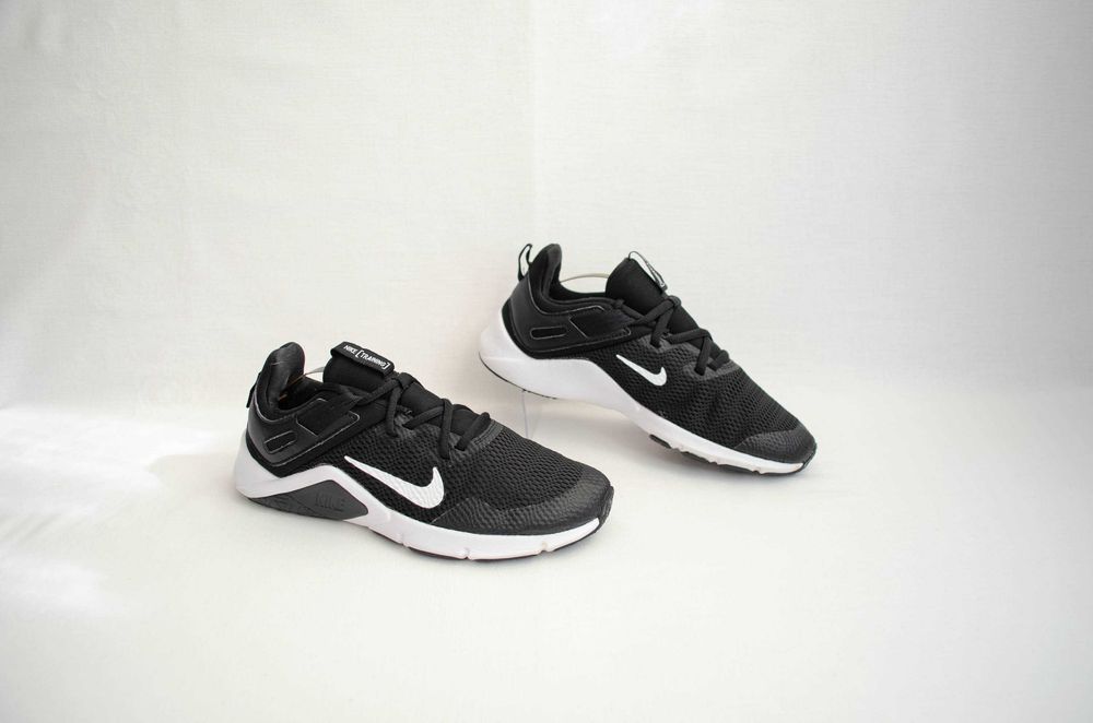 Nike Legend Essential Кроссовки для тренировок в зале Оригинал! Размер 39 25 см